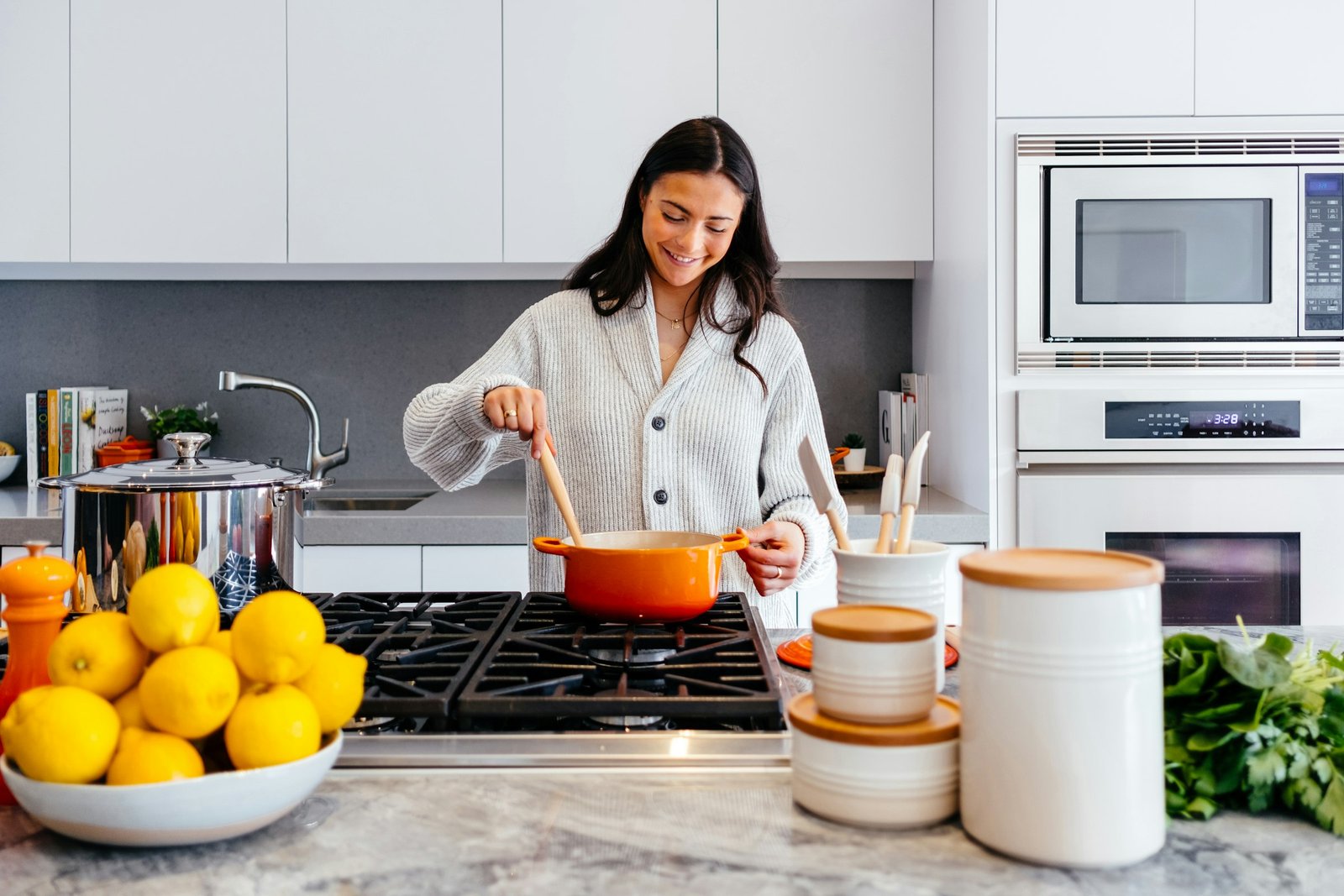 Anti-fatigue kitchen mat idea for a busy home kitchen