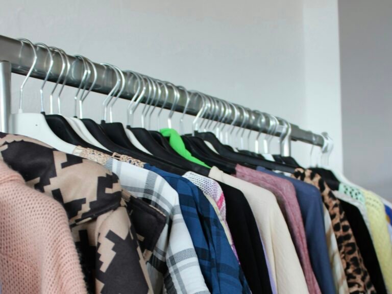 Best Garment Racks With Covers (2026): Rolling, Heavy-Duty and Dust-Proof Clothes Racks