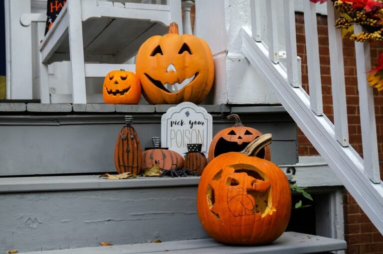 Jack-o-lanterns on porch steps