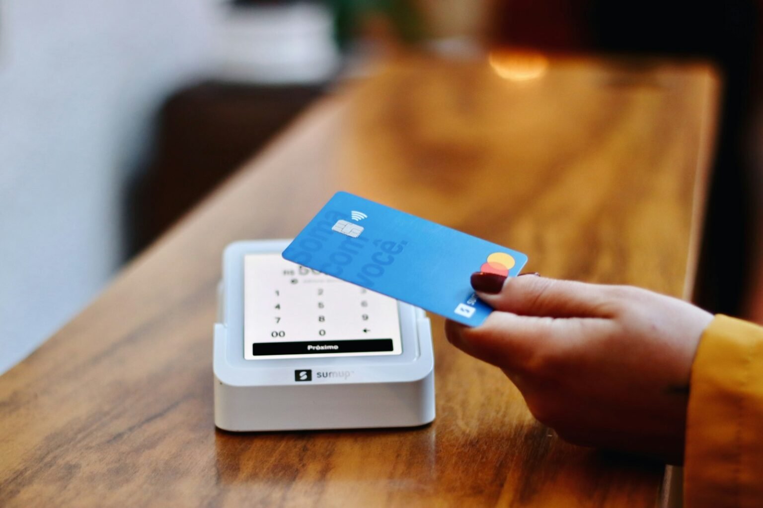 Person holding a credit card