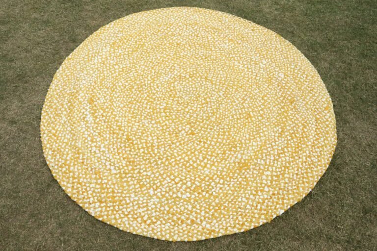 Round jute rug
