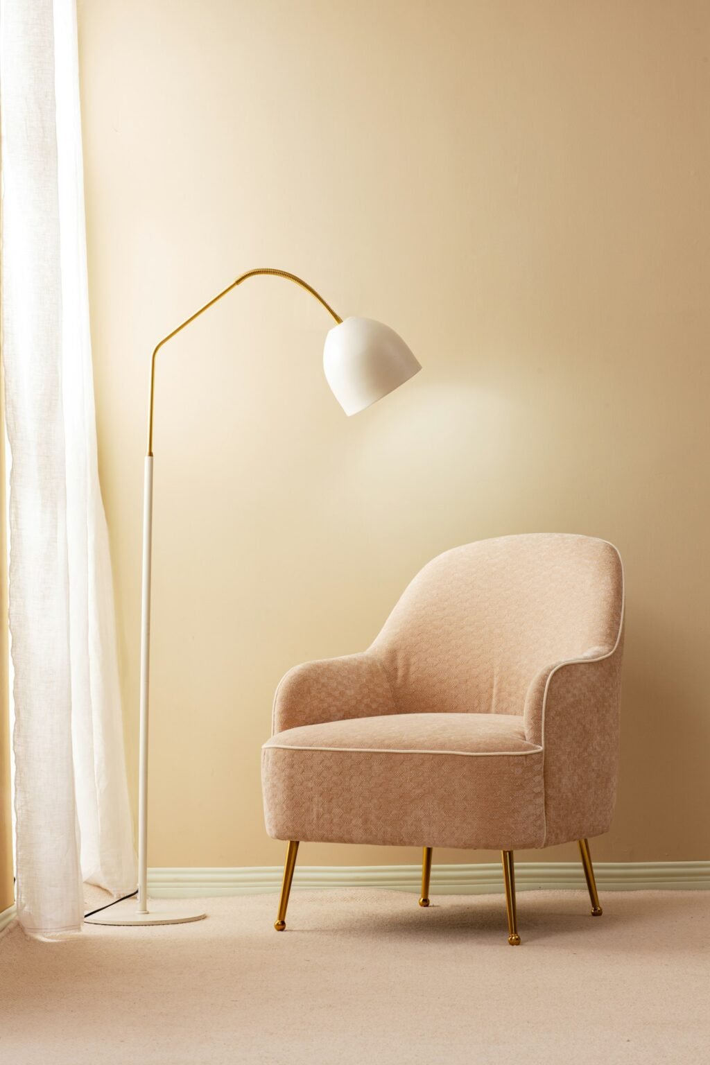 Living room chair with a floor lamp